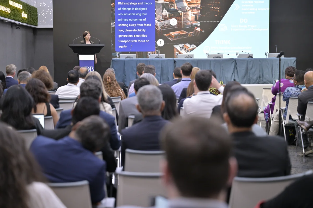 img-gallery-day2-05-thematic-track-session-1-2-offshore-wind-floating-solar-and-other-ocean-technologies-01