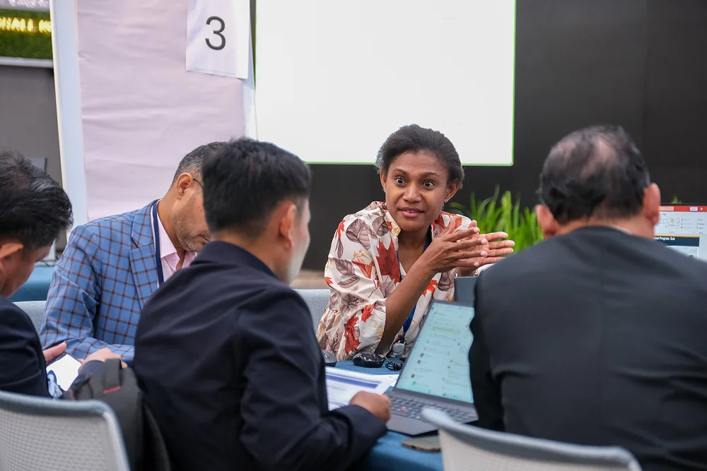 img-gallery-day1-8-june-adb-on-the-ground-03