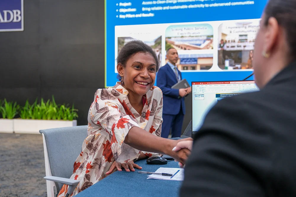 img-gallery-day1-8-june-adb-on-the-ground-05