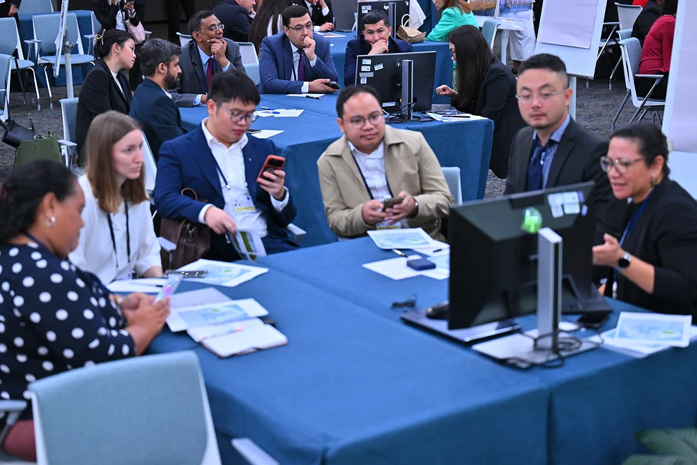 img-gallery-day1-8-june-adb-on-the-ground-11