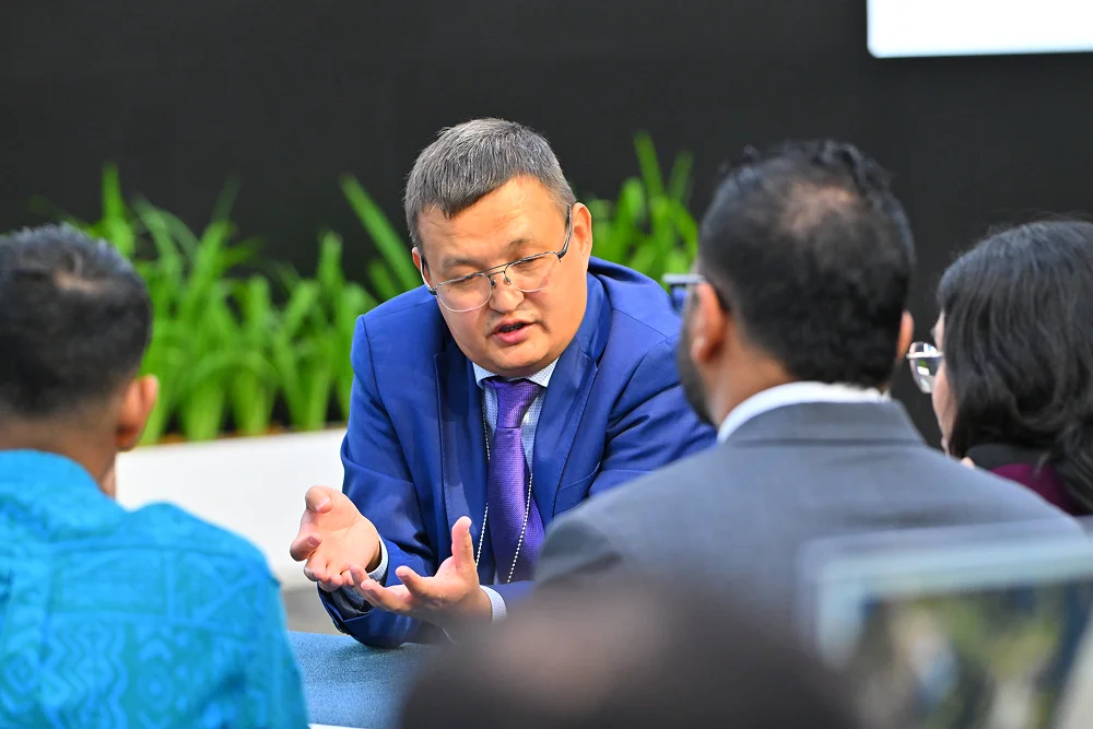 img-gallery-day1-8-june-adb-on-the-ground-20