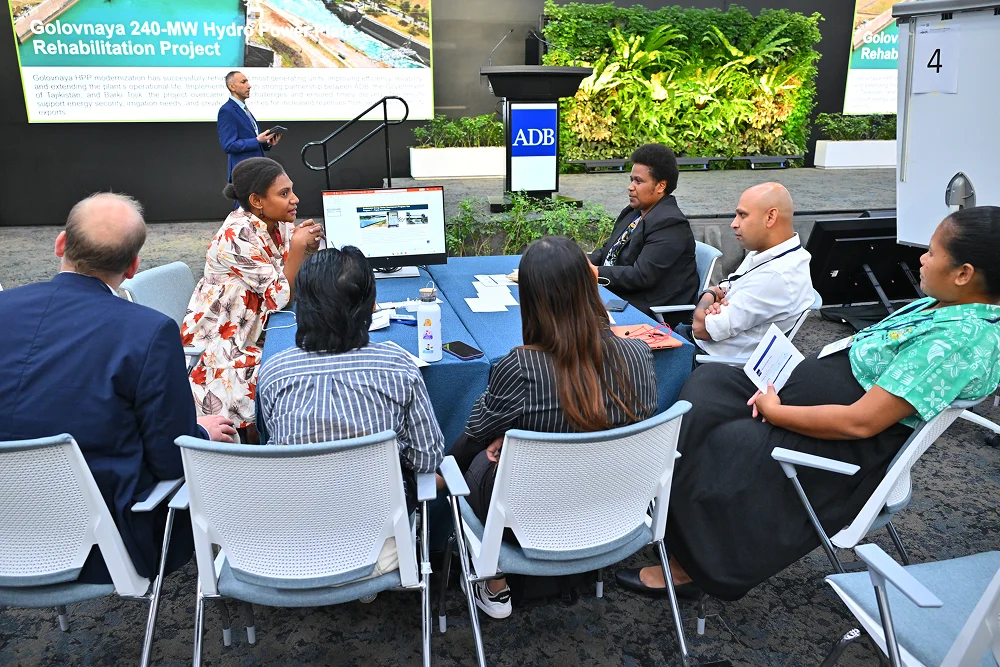 img-gallery-day1-8-june-adb-on-the-ground-36