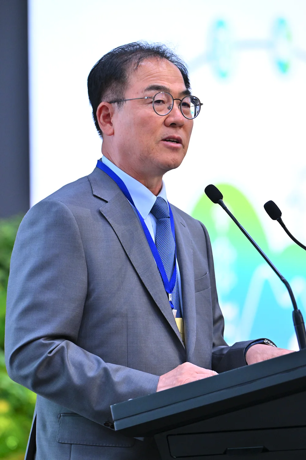 img-gallery-day2-9-june-opening-plenary-06