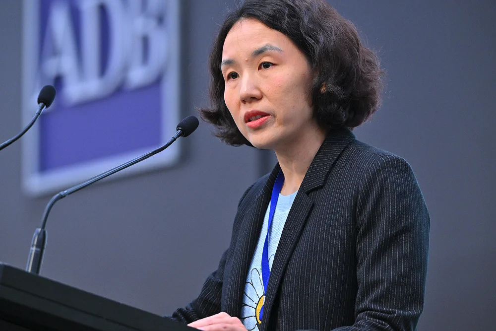 img-gallery-day2-9-june-opening-plenary-10