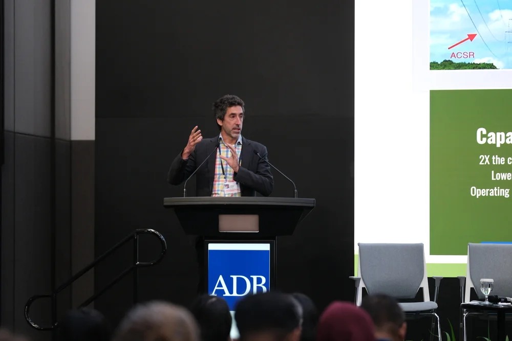 img-gallery-day3-10-june-deep-dive-workshop-building-the-grid-of-the-future-10