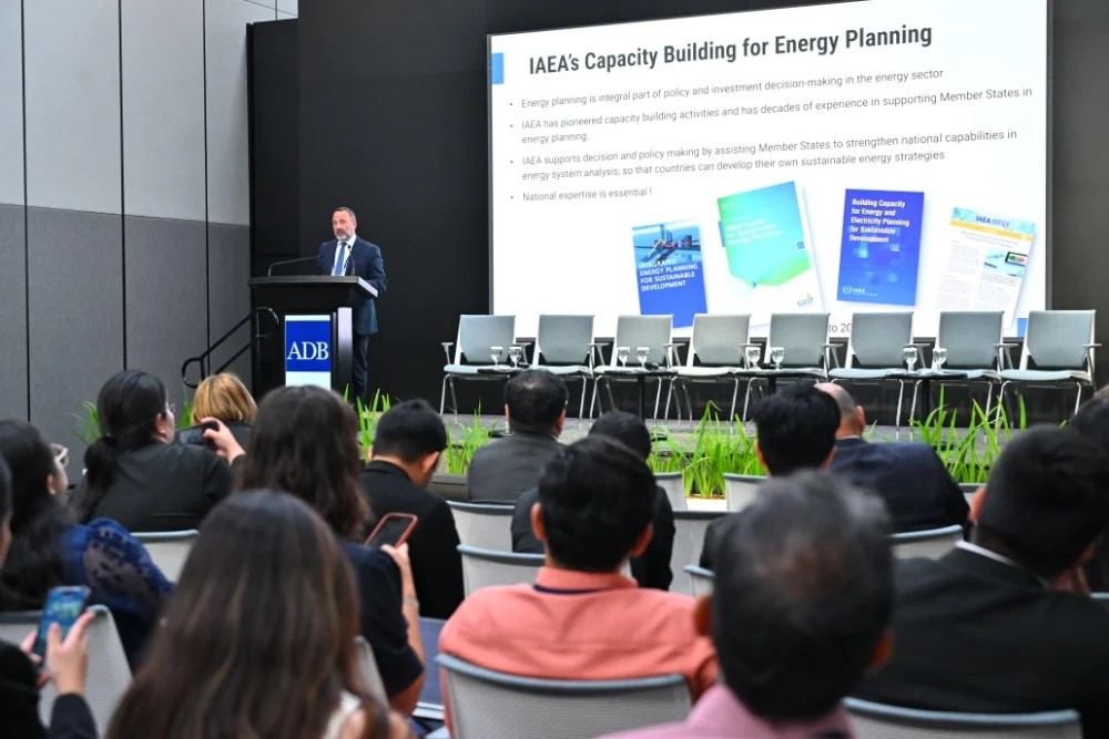img-gallery-day3-10-june-spotlight-session-the-emerging-role-of-nuclear-energy-08