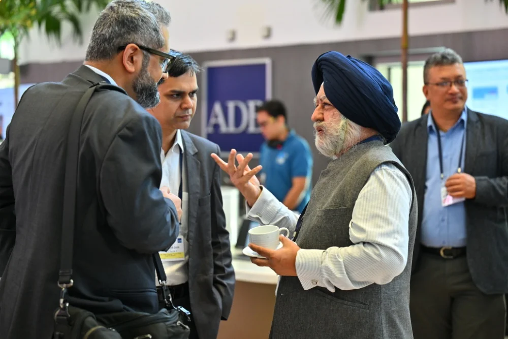 img-gallery-networking-hall-11